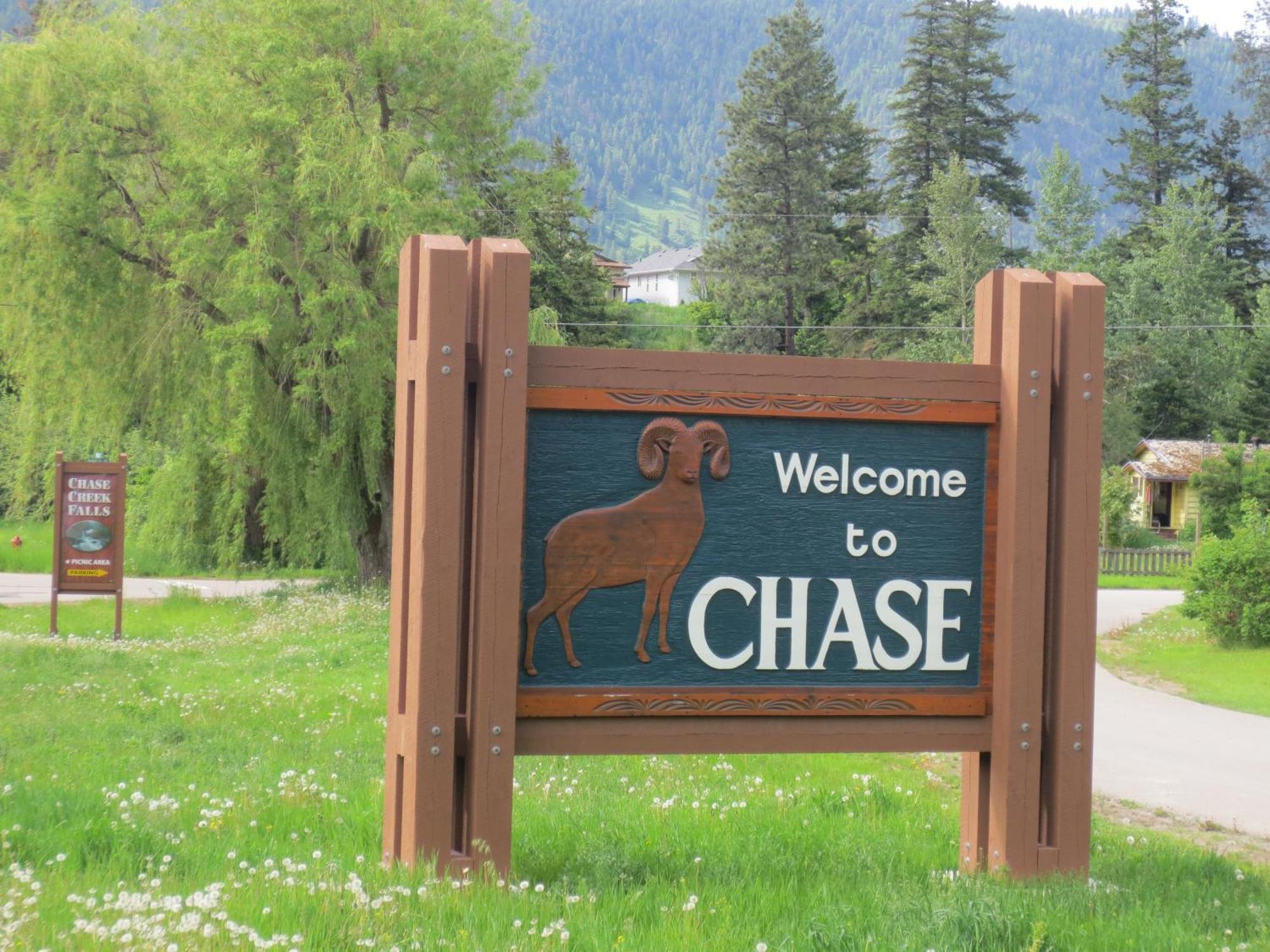 Chase Country Inn Bagian luar foto