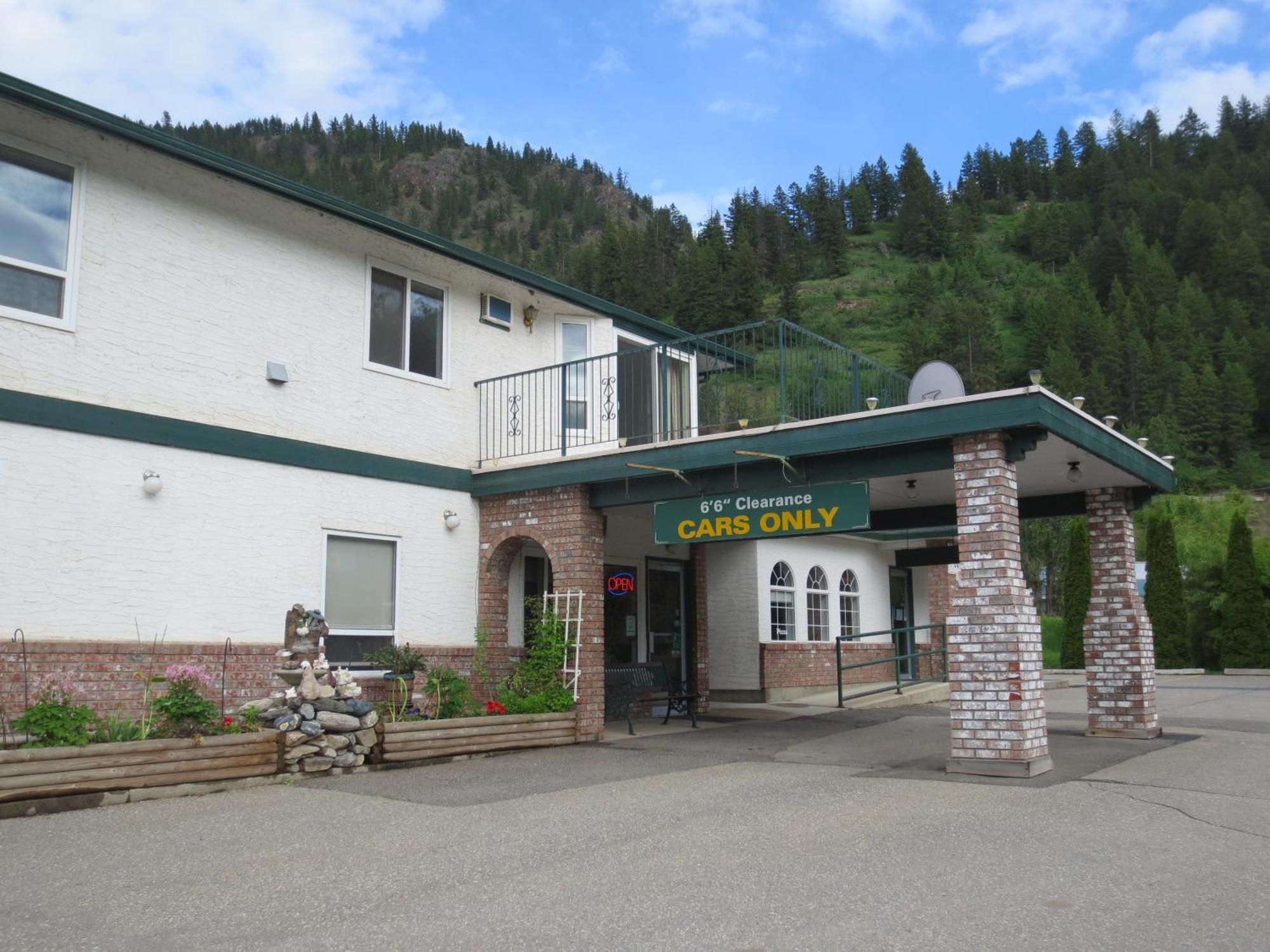 Chase Country Inn Bagian luar foto