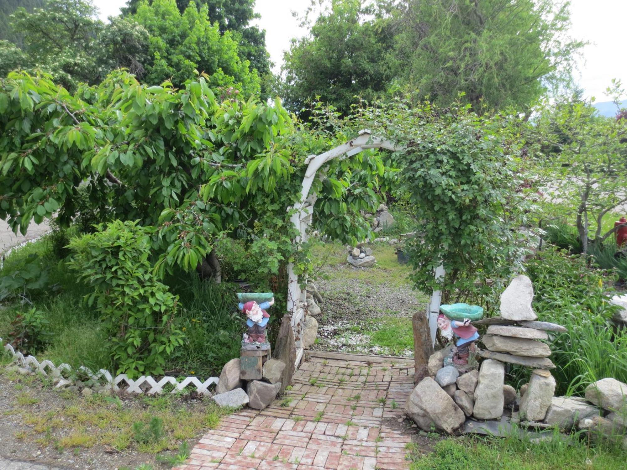 Chase Country Inn Bagian luar foto