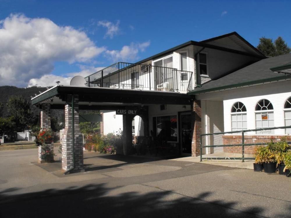 Chase Country Inn Bagian luar foto