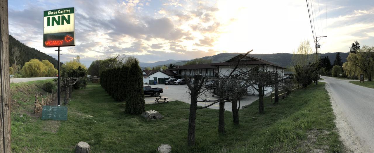 Chase Country Inn Bagian luar foto