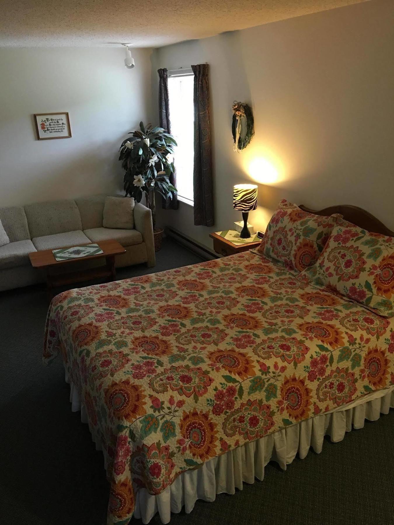 Chase Country Inn Bagian luar foto