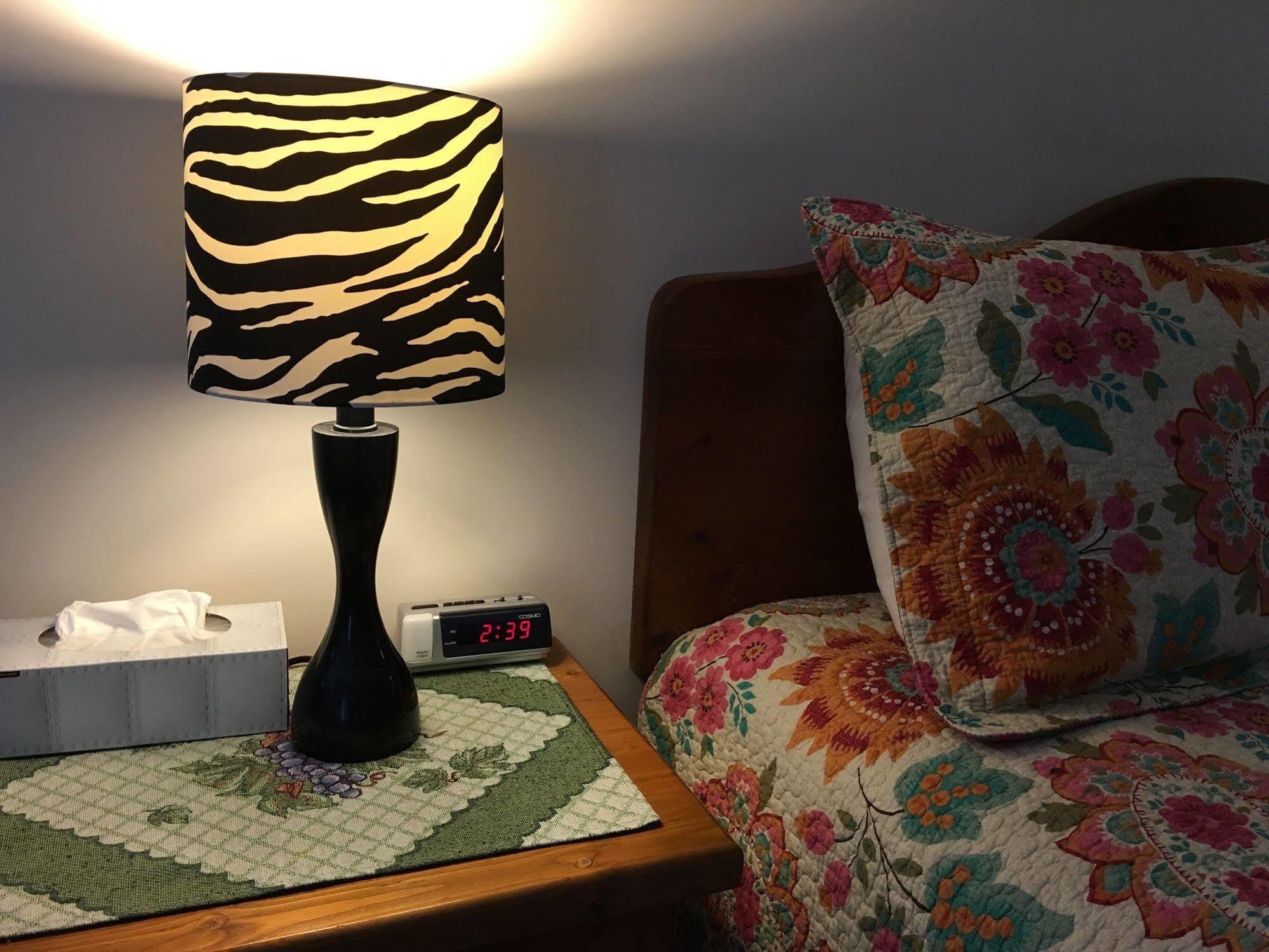 Chase Country Inn Bagian luar foto