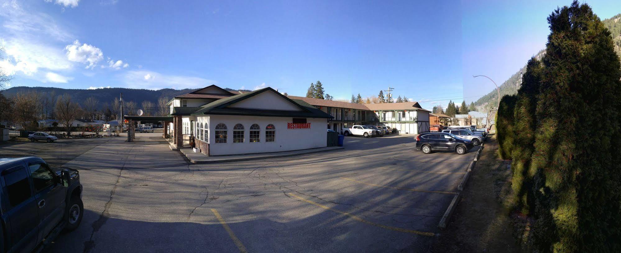 Chase Country Inn Bagian luar foto