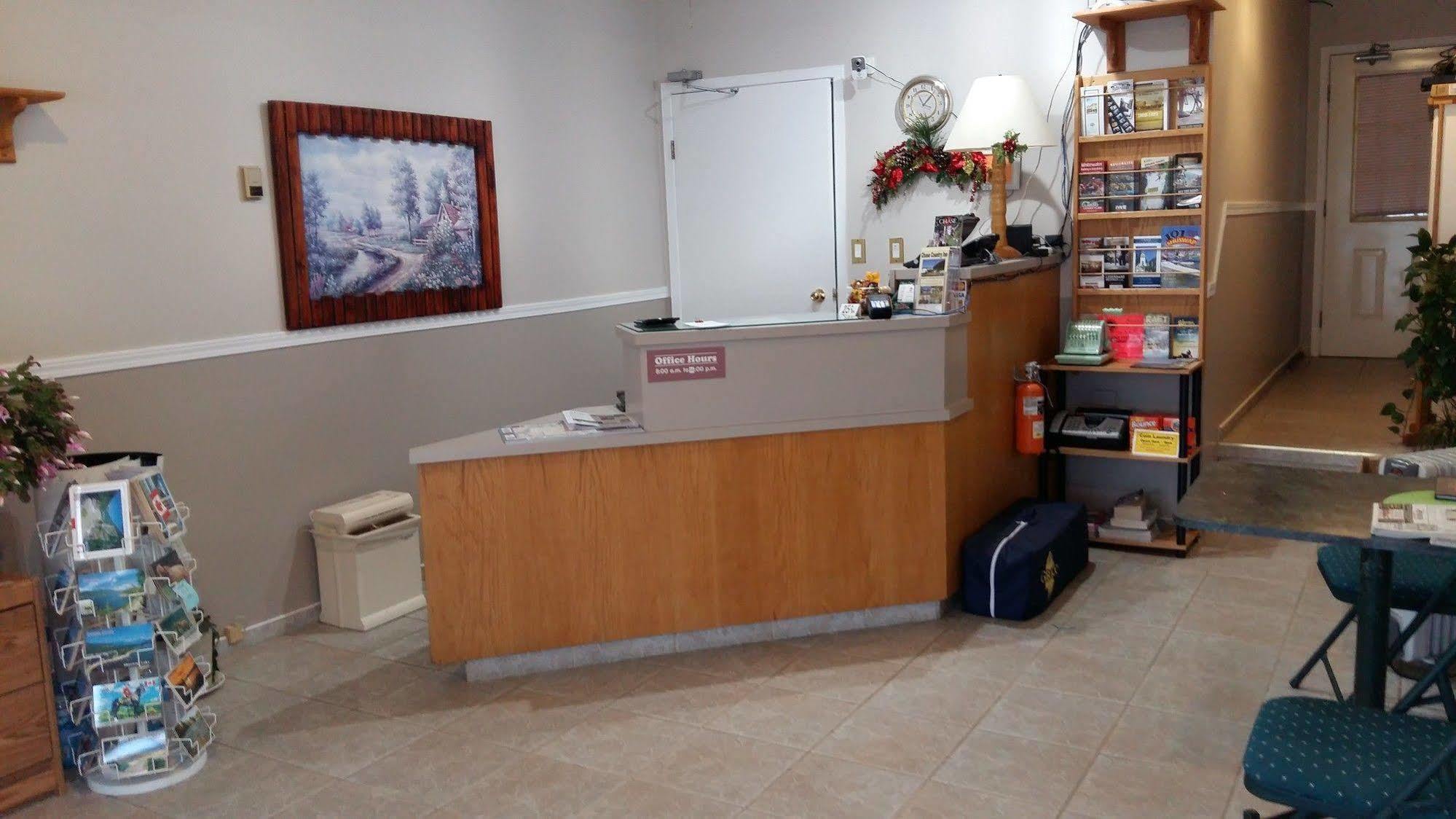 Chase Country Inn Bagian luar foto